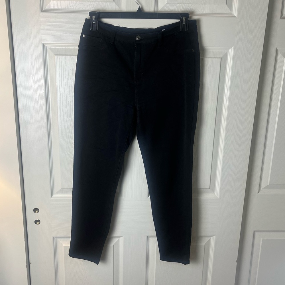 Black High-Rise Skinny Jeans